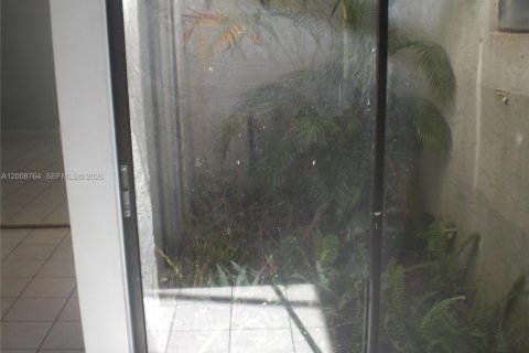Villa ou maison à louer à Plantation, Floride: 2 chambres, 133.04 m2 № 2170947 - photo 11