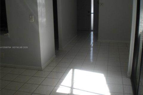 Villa ou maison à louer à Plantation, Floride: 2 chambres, 133.04 m2 № 2170947 - photo 9