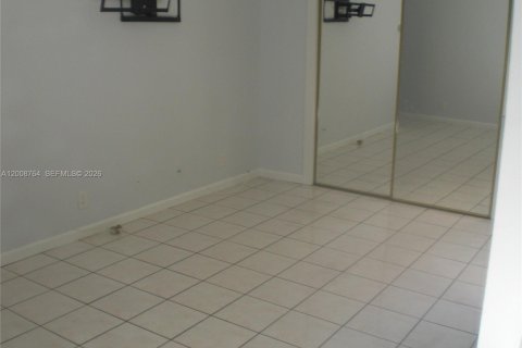 Villa ou maison à louer à Plantation, Floride: 2 chambres, 133.04 m2 № 2170947 - photo 10