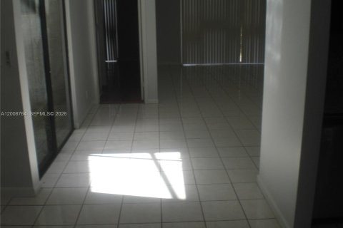 Villa ou maison à louer à Plantation, Floride: 2 chambres, 133.04 m2 № 2170947 - photo 14