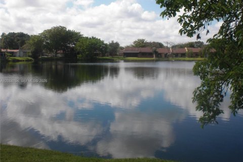 Villa ou maison à louer à Plantation, Floride: 2 chambres, 133.04 m2 № 2170947 - photo 19