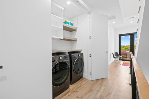 Купить таунхаус в Форт-Лодердейл, Флорида 2 комнаты, 216.65м2, № 2377278 - фото 23