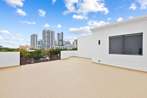 Купить таунхаус в Форт-Лодердейл, Флорида 2 комнаты, 216.65м2, № 2377278 - фото 8