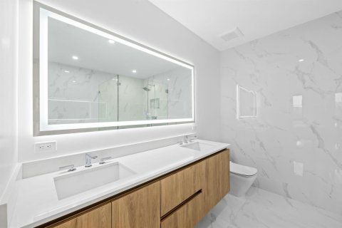 Купить таунхаус в Форт-Лодердейл, Флорида 2 комнаты, 216.65м2, № 2377278 - фото 19
