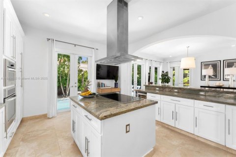 Villa ou maison à louer à Miami Beach, Floride: 6 chambres, 349.5 m2 № 1946829 - photo 12