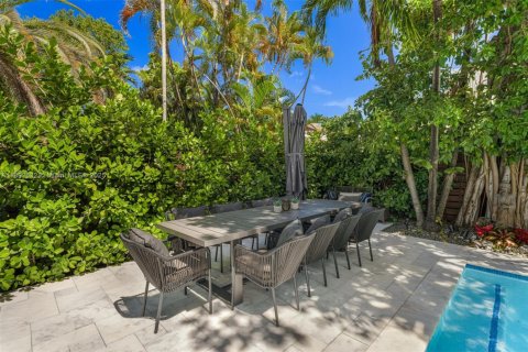 Villa ou maison à louer à Miami Beach, Floride: 6 chambres, 349.5 m2 № 1946829 - photo 19