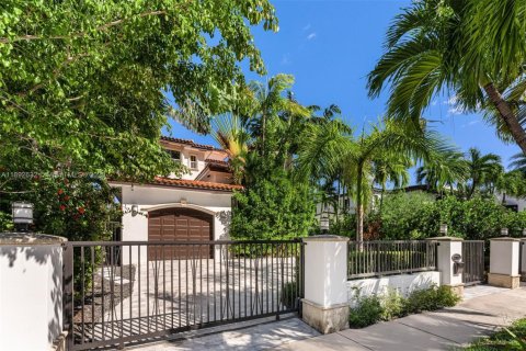 Villa ou maison à louer à Miami Beach, Floride: 6 chambres, 349.5 m2 № 1946829 - photo 3