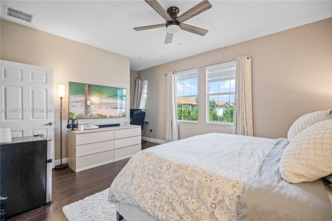 Снять в аренду таунхаус в Мирамар, Флорида 3 спальни, 185.8м2, № 2047728 - фото 24