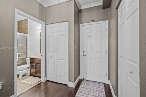 Снять в аренду таунхаус в Мирамар, Флорида 3 спальни, 185.8м2, № 2047728 - фото 5