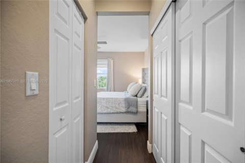 Снять в аренду таунхаус в Мирамар, Флорида 3 спальни, 185.8м2, № 2047728 - фото 25