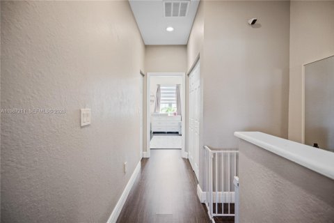 Снять в аренду таунхаус в Мирамар, Флорида 3 спальни, 185.8м2, № 2047728 - фото 18