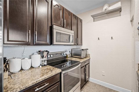 Снять в аренду таунхаус в Мирамар, Флорида 3 спальни, 185.8м2, № 2047728 - фото 15