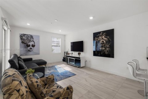 Townhouse in Pembroke Pines, Florida 3 bedrooms, 190.36 sq.m. № 1988738 - photo 14