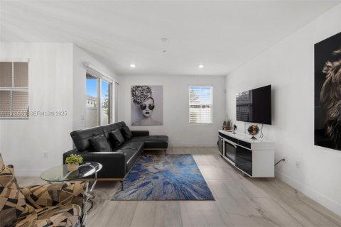 Townhouse in Pembroke Pines, Florida 3 bedrooms, 190.36 sq.m. № 1988738 - photo 17