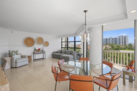 Copropriété à louer à Aventura, Floride: 3 chambres, 174.66 m2 № 1976737 - photo 5