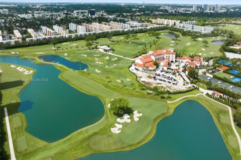 Condo in Hallandale Beach, Florida, 2 bedrooms  № 1867911 - photo 28