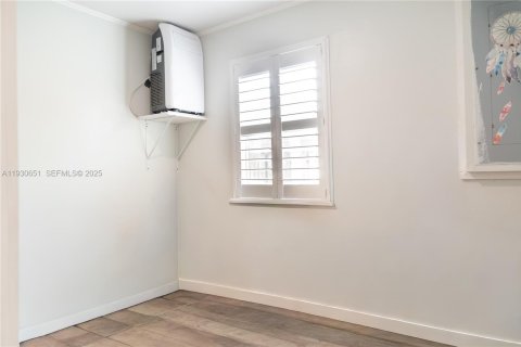 Villa ou maison à vendre à Pembroke Pines, Floride: 4 chambres, 218.78 m2 № 1989435 - photo 16