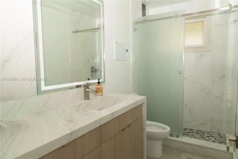 Villa ou maison à vendre à Pembroke Pines, Floride: 4 chambres, 218.78 m2 № 1989435 - photo 22