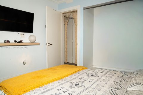 Villa ou maison à vendre à Pembroke Pines, Floride: 4 chambres, 218.78 m2 № 1989435 - photo 18