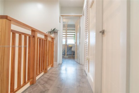 Villa ou maison à vendre à Pembroke Pines, Floride: 4 chambres, 218.78 m2 № 1989435 - photo 17