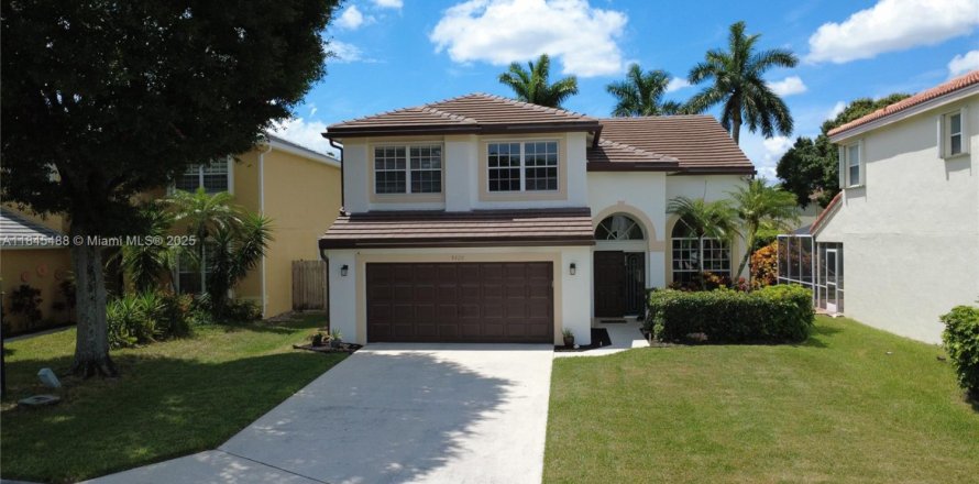 House in Boca Raton, Florida 3 bedrooms, 206.52 sq.m. № 1841031