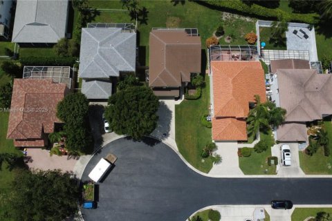 House in Boca Raton, Florida 3 bedrooms, 206.52 sq.m. № 1841031 - photo 10