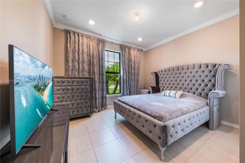 Villa ou maison à vendre à Tamarac, Floride: 5 chambres, 265.7 m2 № 1962686 - photo 28