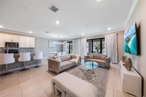 Villa ou maison à vendre à Tamarac, Floride: 5 chambres, 265.7 m2 № 1962686 - photo 3