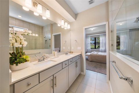 Villa ou maison à vendre à Tamarac, Floride: 5 chambres, 265.7 m2 № 1962686 - photo 24