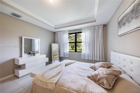 Villa ou maison à vendre à Tamarac, Floride: 5 chambres, 265.7 m2 № 1962686 - photo 22