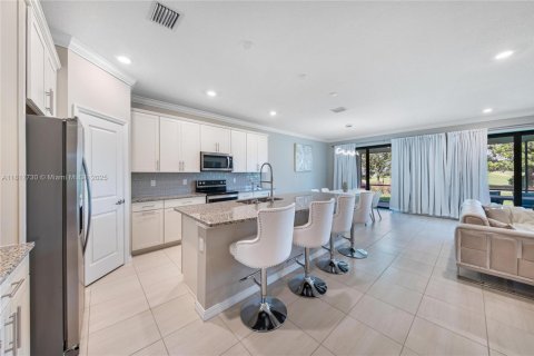 Villa ou maison à vendre à Tamarac, Floride: 5 chambres, 265.7 m2 № 1962686 - photo 13