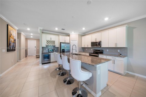 Villa ou maison à vendre à Tamarac, Floride: 5 chambres, 265.7 m2 № 1962686 - photo 11