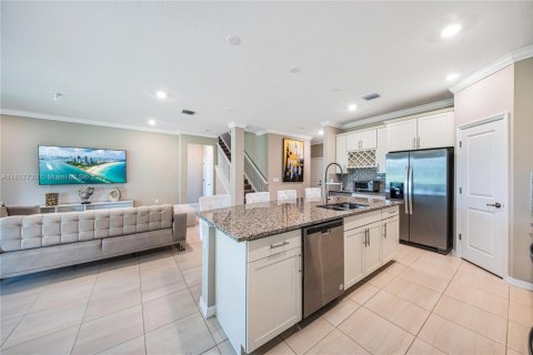 Villa ou maison à vendre à Tamarac, Floride: 5 chambres, 265.7 m2 № 1962686 - photo 6