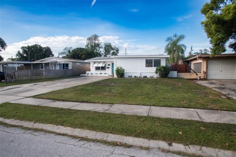 House in Pinellas Park, Florida 3 bedrooms, 124.21 sq.m. № 2199894 - photo 4