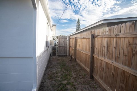 House in Pinellas Park, Florida 3 bedrooms, 124.21 sq.m. № 2199894 - photo 30