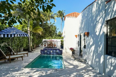Casa en alquiler en West Palm Beach, Florida, 4 dormitorios, 258.45 m2 № 1159530 - foto 1