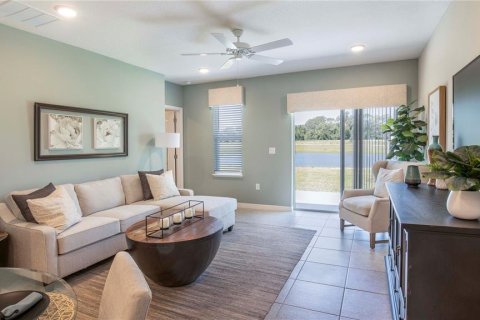 House in Poinciana, Florida 3 bedrooms, 138.61 sq.m. № 1885769 - photo 8