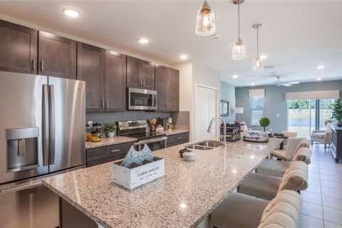 House in Poinciana, Florida 3 bedrooms, 138.61 sq.m. № 1885769 - photo 5