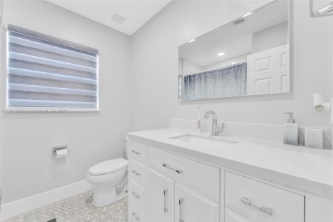 House in Miami, Florida 3 bedrooms, 183.76 sq.m. № 1968432 - photo 15