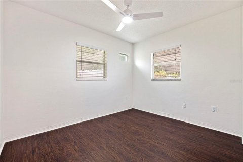 House in Saint Petersburg, Florida 3 bedrooms, 103.31 sq.m. № 1904893 - photo 21
