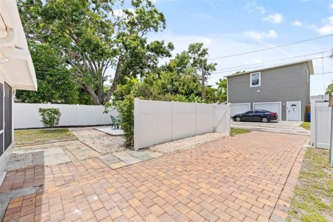 House in Saint Petersburg, Florida 3 bedrooms, 103.31 sq.m. № 1904893 - photo 28