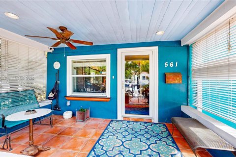 House in Miami, Florida 4 bedrooms, 181.72 sq.m. № 1840848 - photo 5