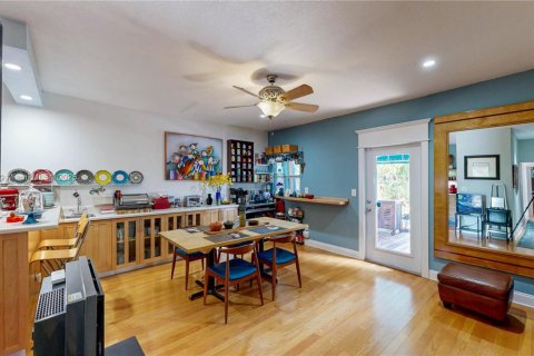 House in Miami, Florida 4 bedrooms, 181.72 sq.m. № 1840848 - photo 23