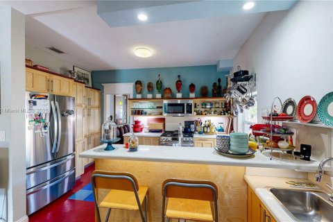 House in Miami, Florida 4 bedrooms, 181.72 sq.m. № 1840848 - photo 17