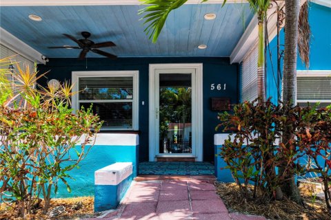 House in Miami, Florida 4 bedrooms, 181.72 sq.m. № 1840848 - photo 6
