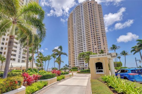 Купить кондоминиум в Майами, Флорида 3 спальни, 233.18м2, № 1967364 - фото 19