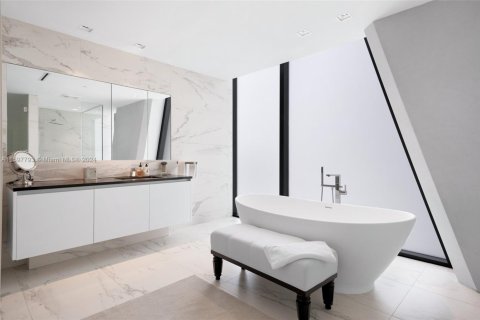 Купить кондоминиум в Майами, Флорида 4 спальни, 427.35м2, № 1958732 - фото 8