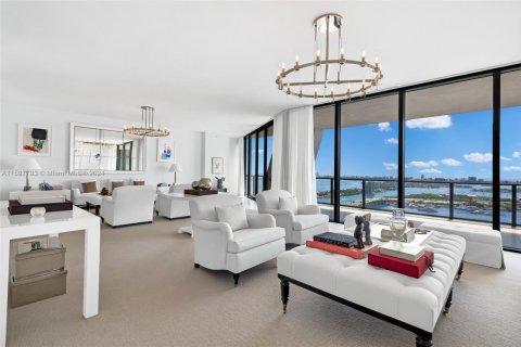 Купить кондоминиум в Майами, Флорида 4 спальни, 427.35м2, № 1958732 - фото 2