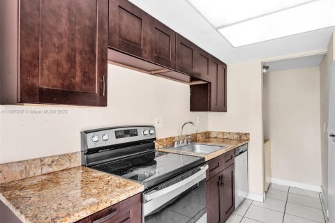 Купить кондоминиум в Лодерхилл, Флорида 2 спальни, 87.33м2, № 1969033 - фото 14