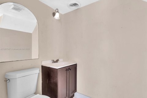 Купить кондоминиум в Лодерхилл, Флорида 2 спальни, 87.33м2, № 1969033 - фото 10